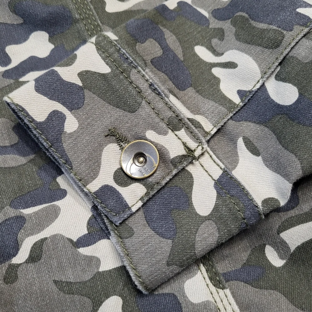 Cato Junior Miss Camouflage Denim Raw Hem Sportswear Casual Jacket Large New